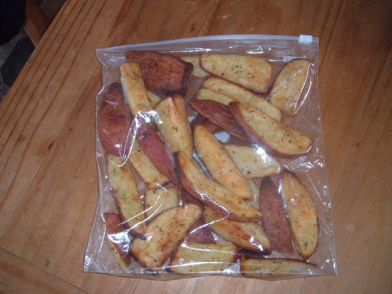 baked-sweet-potato-wedges--in-reusable-begs-labor-day-zero-waste-picnic-recipes-ideas