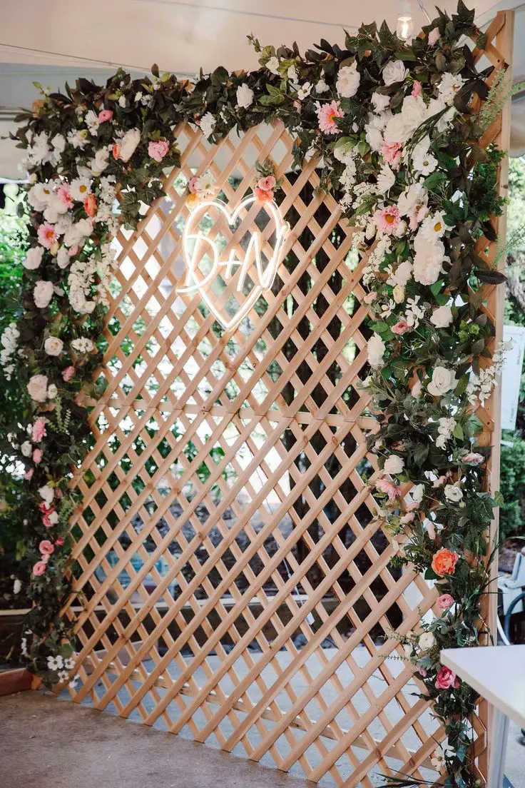 photo-backdrop-eco-friendly-labor-day-party-decor-ideas