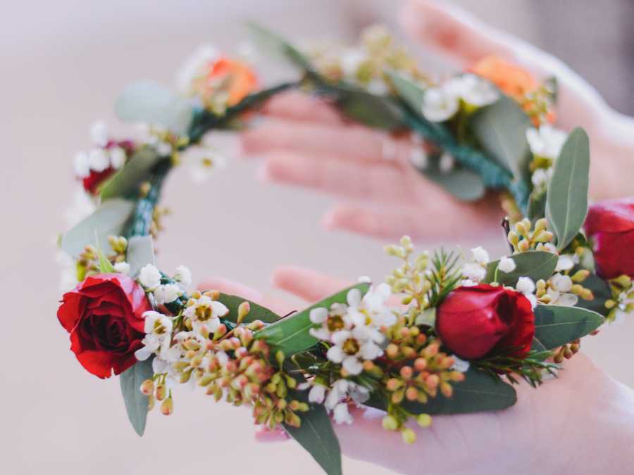 flower-crowns-eco-friendly-labor-day-party-decor-ideas