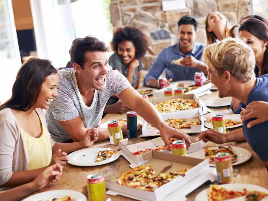 pizza-party-labor-day-bbq-party-ideas