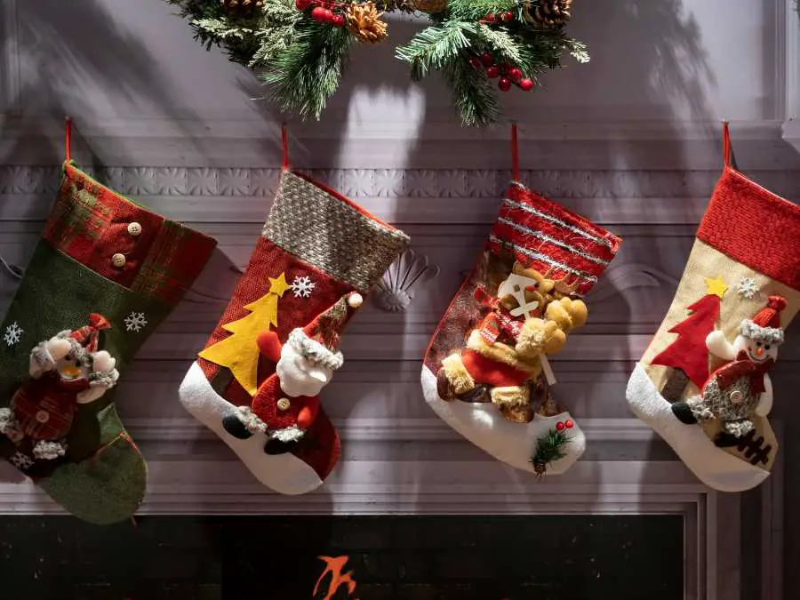 felt-animal-themed-stocking-babys-first-christmas-stocking-diy-ideas