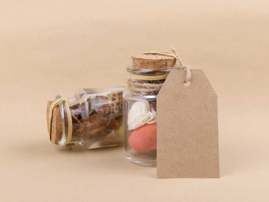 glass-jar-with-homemade-tag-christmas-wrapping-ideas