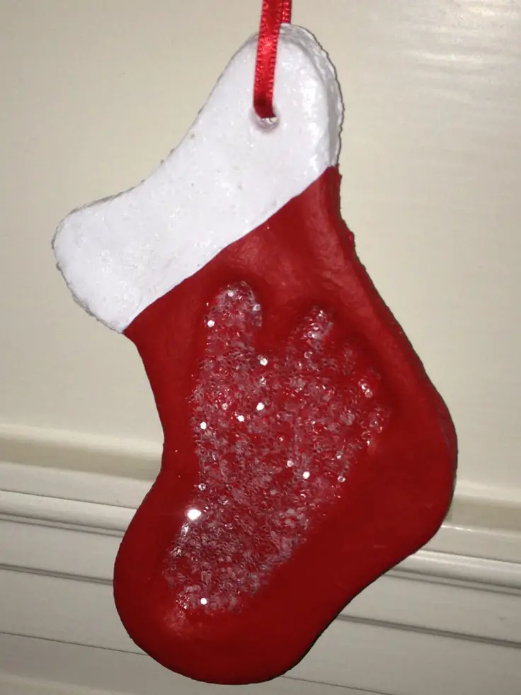 footprint-stocking-babys-first-christmas-stocking-diy-ideas