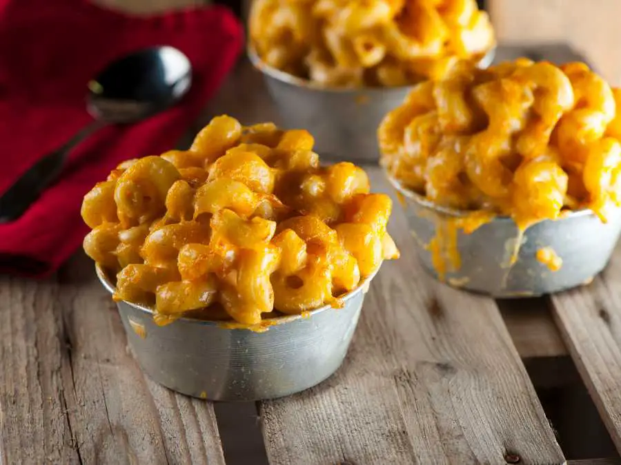 mac-and-cheese-cup-labor-day-bbq-ideas