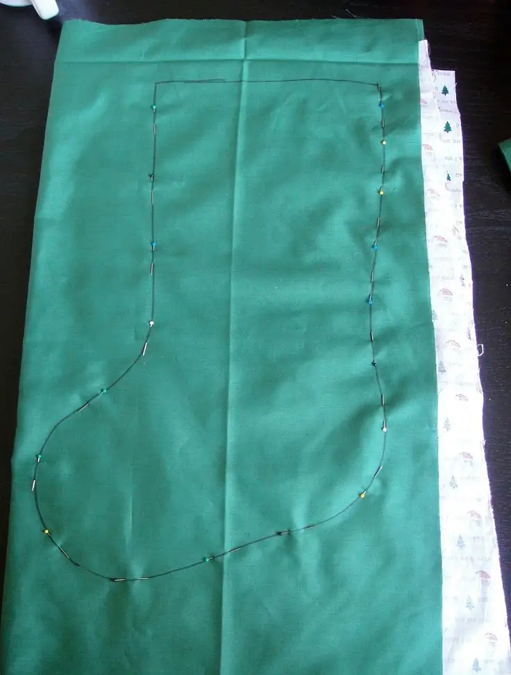 no-saw-stocking-with-fabeic-perfect-babys-first-christmas-diy-ideas