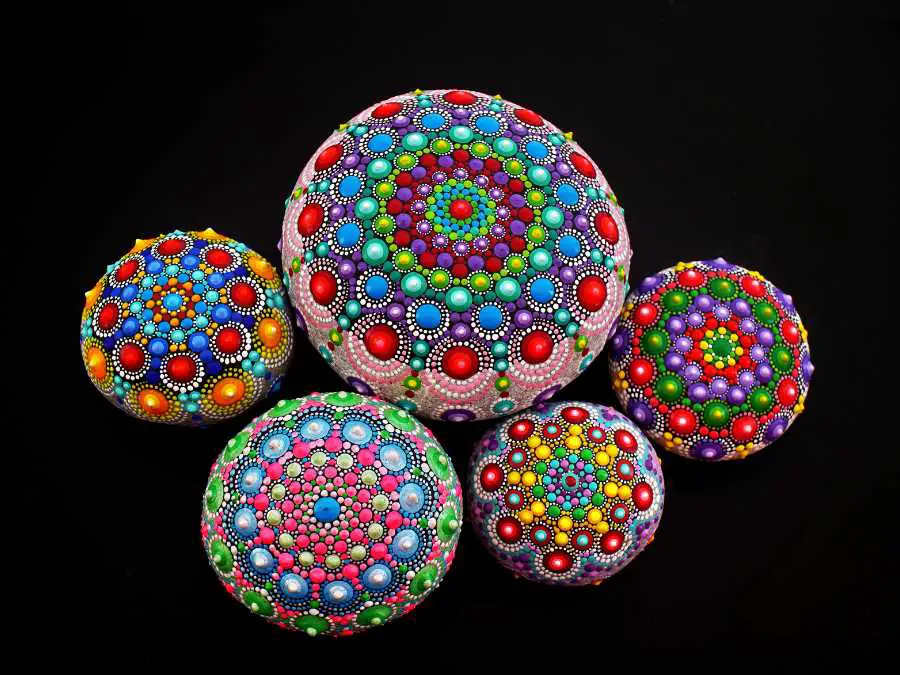 painted-rock-decoration