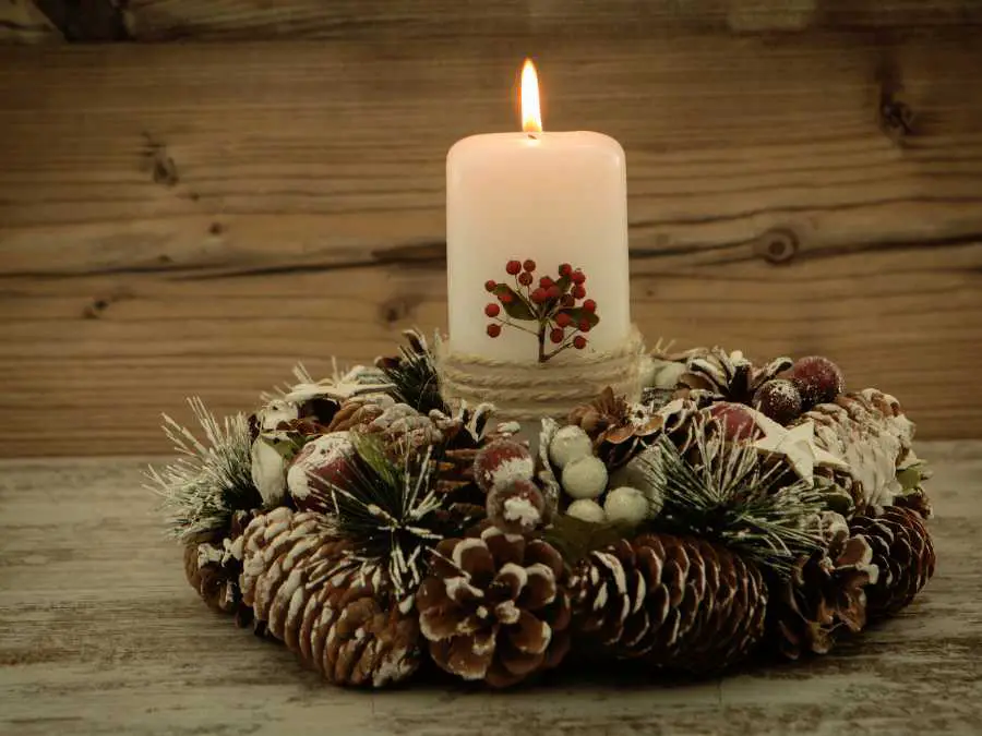 pinecone-table-centerpiece