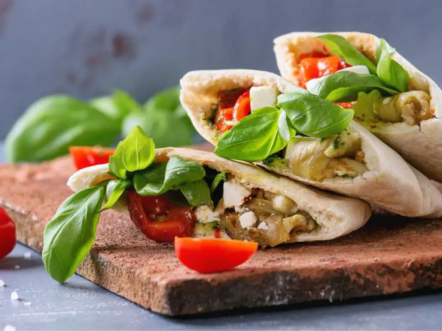 pita-pocket-with-seasonal-veggie-labor-day-zero-waste-picnic-recipes-ideas