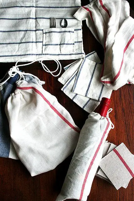 repurposed-tea-towel-christmas-wrapping-ideas