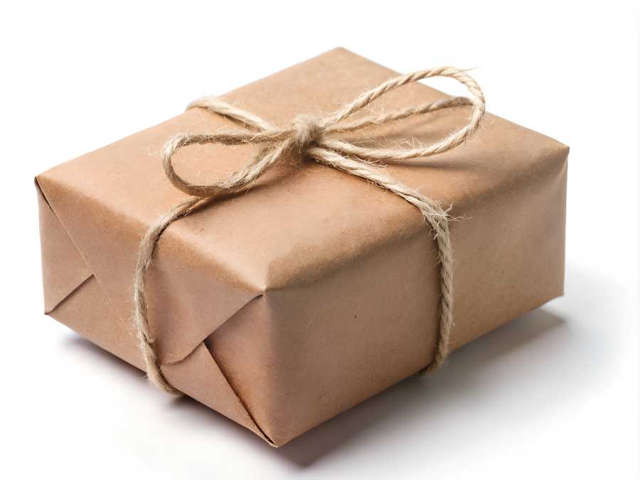 reused-ribbon-twine-or-yarn-eco-friendly-christmas-wrapping-ideas