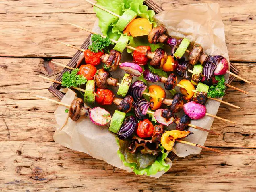 roasted-veggie-skewers-on-compostable-labor-day-zero-waste-picnic-recipes-ideas