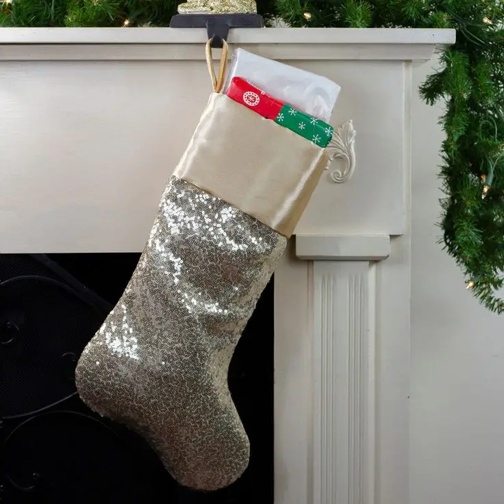 sparkly-sequin-stocking-babys-frist-christmas-stocking-diy-ideas