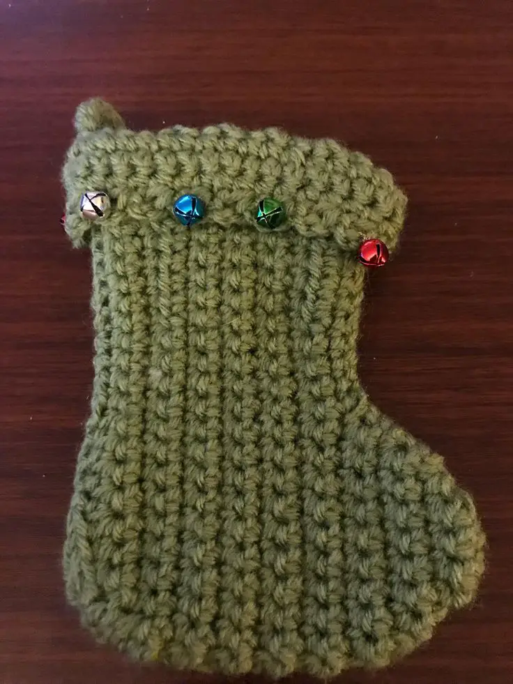 stocking-with-jingle-bell-perfect-babys-first-christmas-stocking-ideas