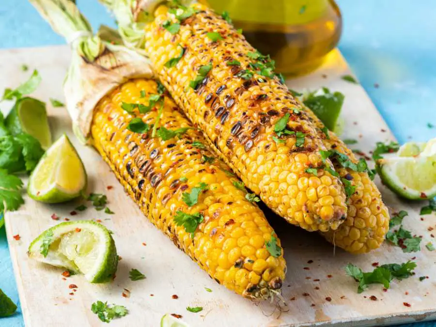 sweet-corn-on-the-cob-with-lime