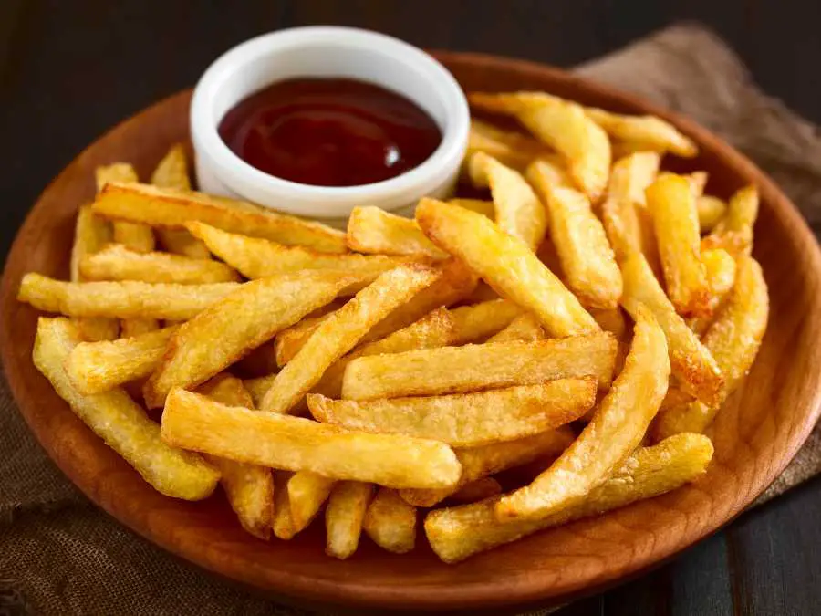 sweet-potato-fries-with-sauce