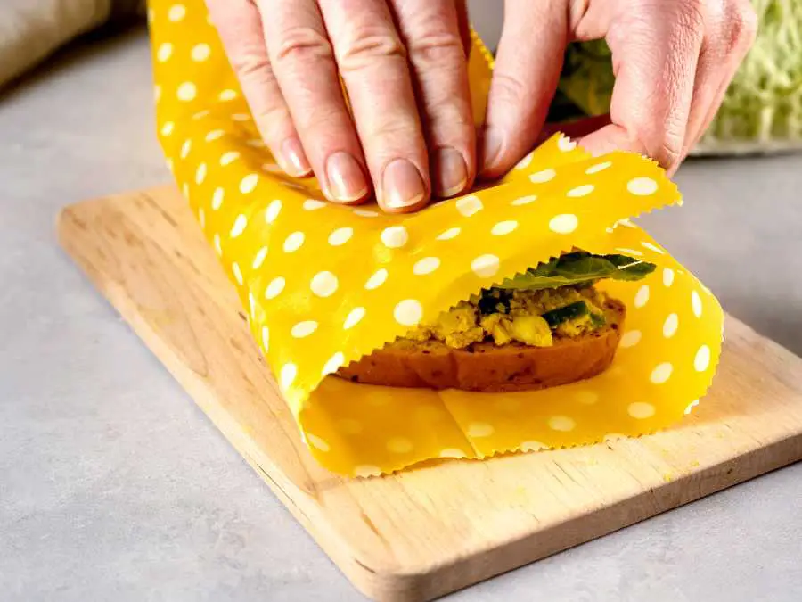 reusable-beeswax-paper-zero-waste-picnic-ideas