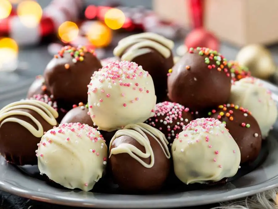 chocolate-truffles-christmas-party-food-ideas