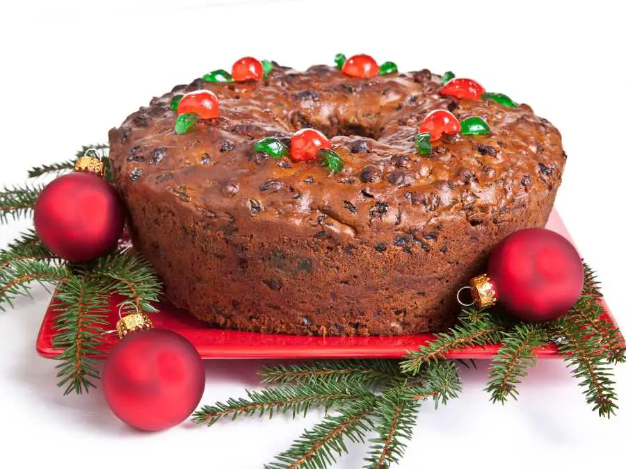 classic-christmas-fruitcake-party-food-ideas