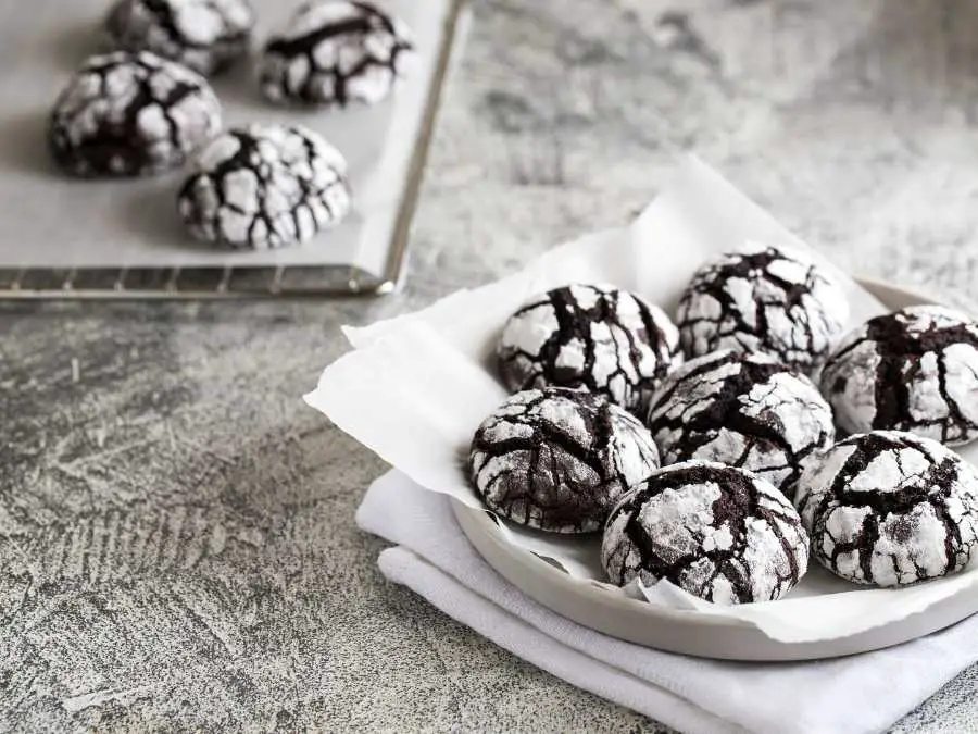double-chocolate-crinkles-delicious-christmas-cookies