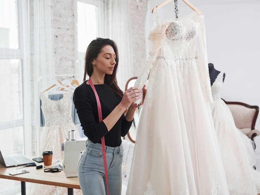 experience-based-luxury-stunning-new-year's-eve-party-outfit