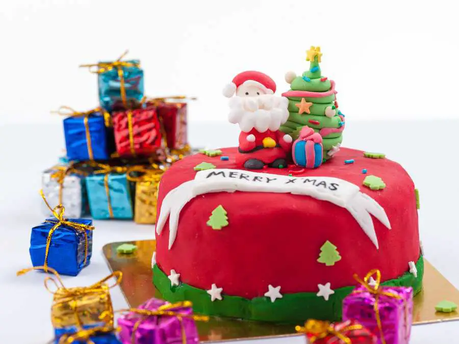 fondant-christmas-cake-decorating-ideas