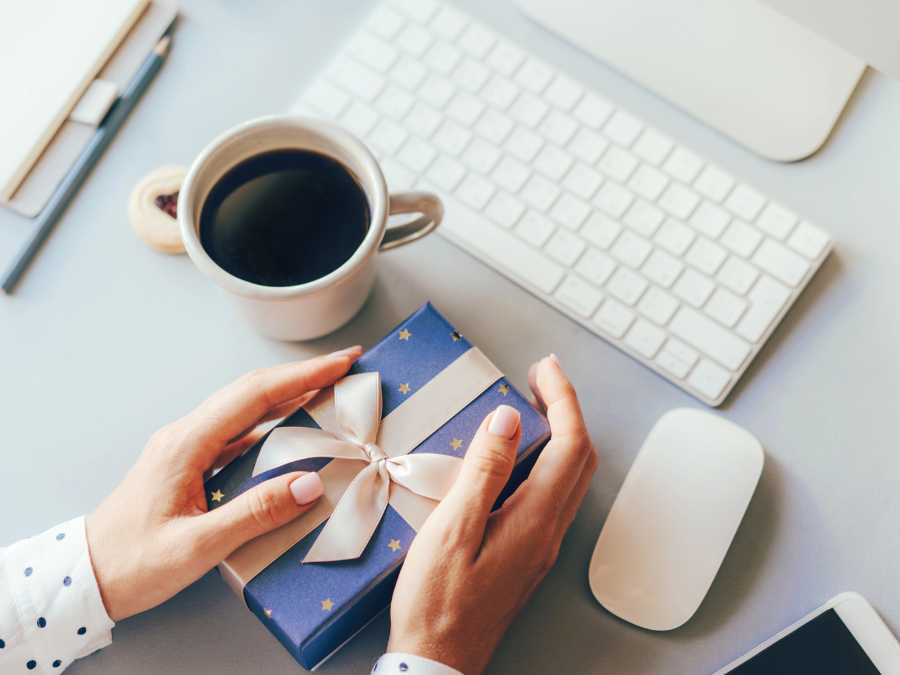 fun-and-practical-accessories-christmas-gift-for-her