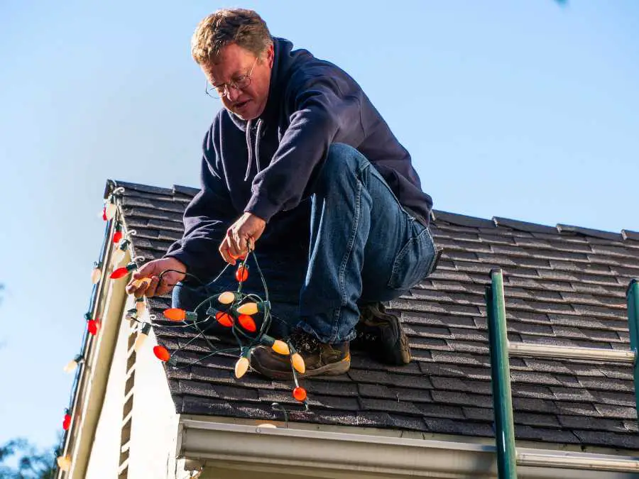 giving-back-through-lighting-christmas-light-decorating-ideas