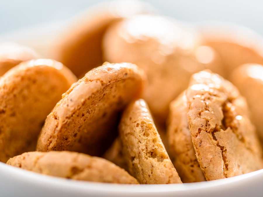 italian-amaretti-delicious-christmas-cookies