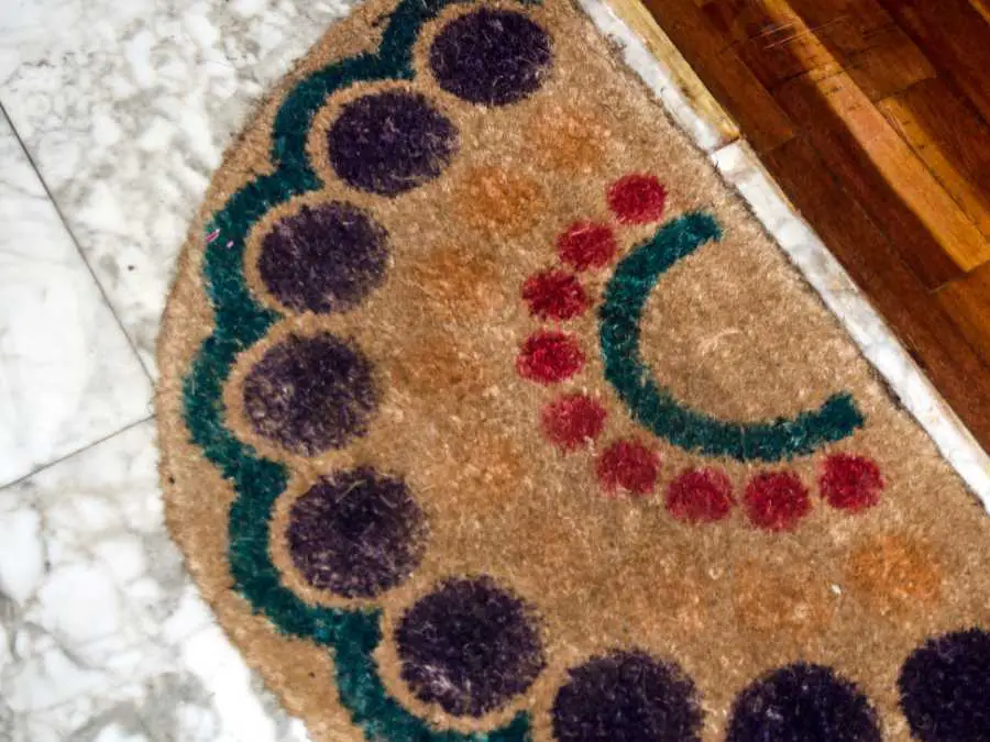 low-profile-doormat-to-zone-space