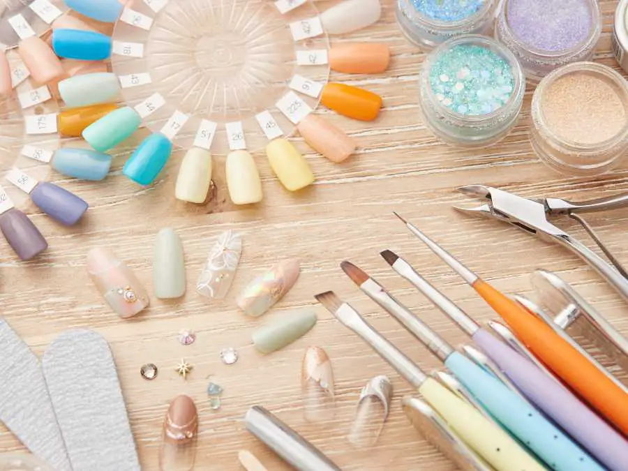 nail-art-brushes-set-cute-halloween-nail-art-tutorial