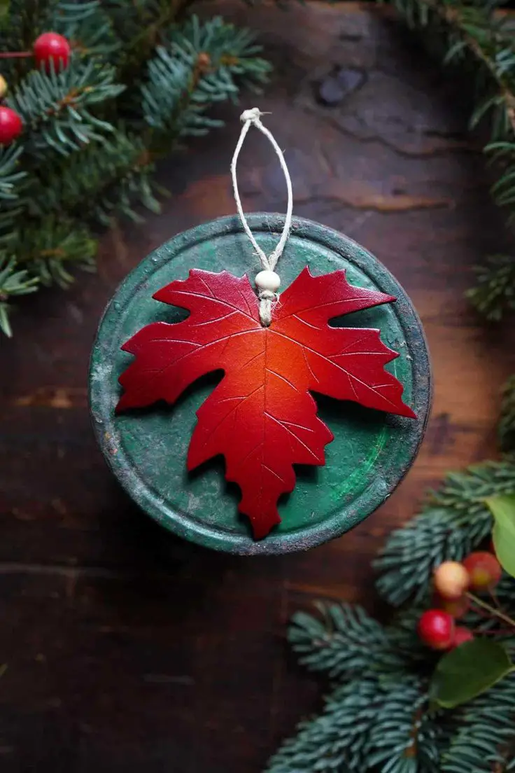 natural-inspired-leaf-christmas-ornaments-for-toddlers