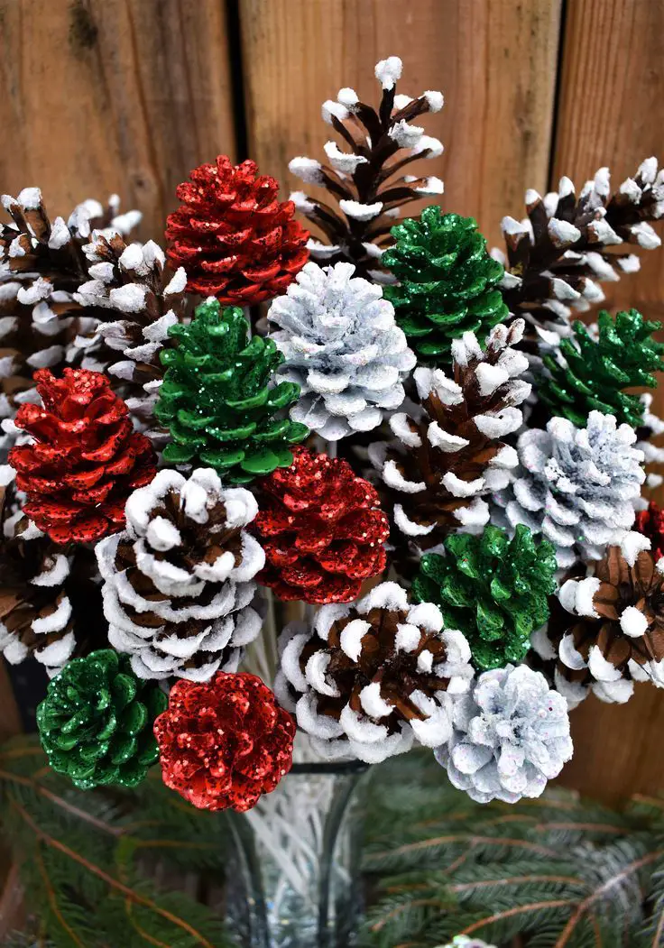 painted-pinecone-with-glitter-christmast-forr-toddler