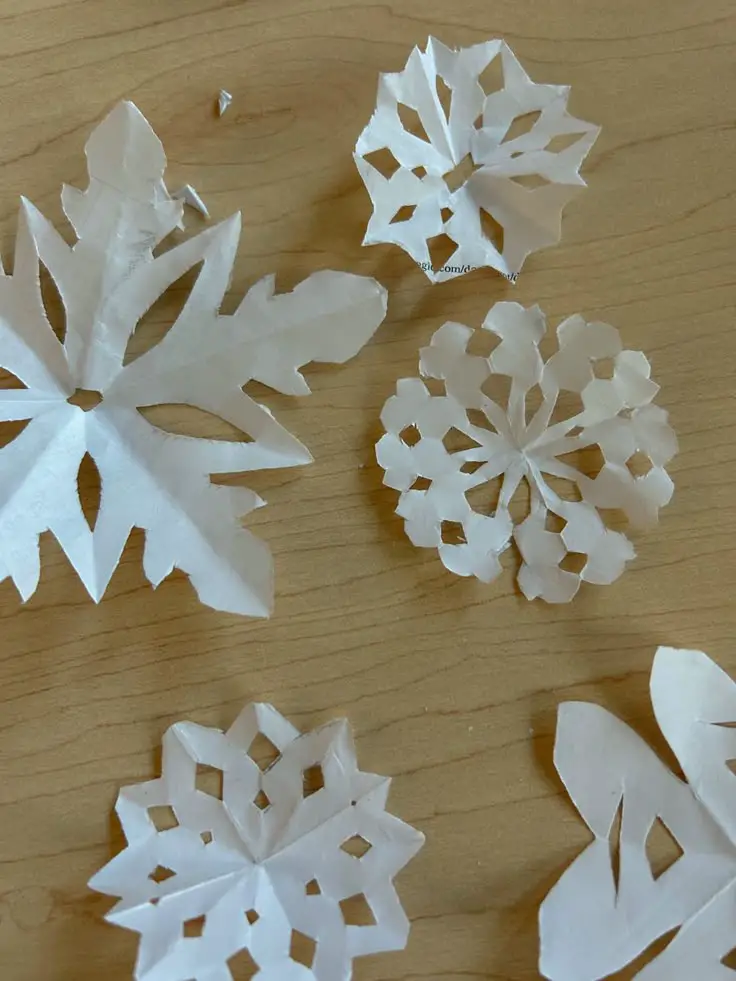 paper-snowflakes