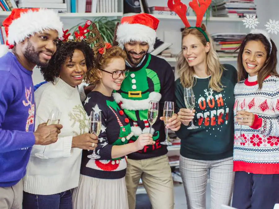 photography-and-social-media-tip-ugly-christmas-sweater