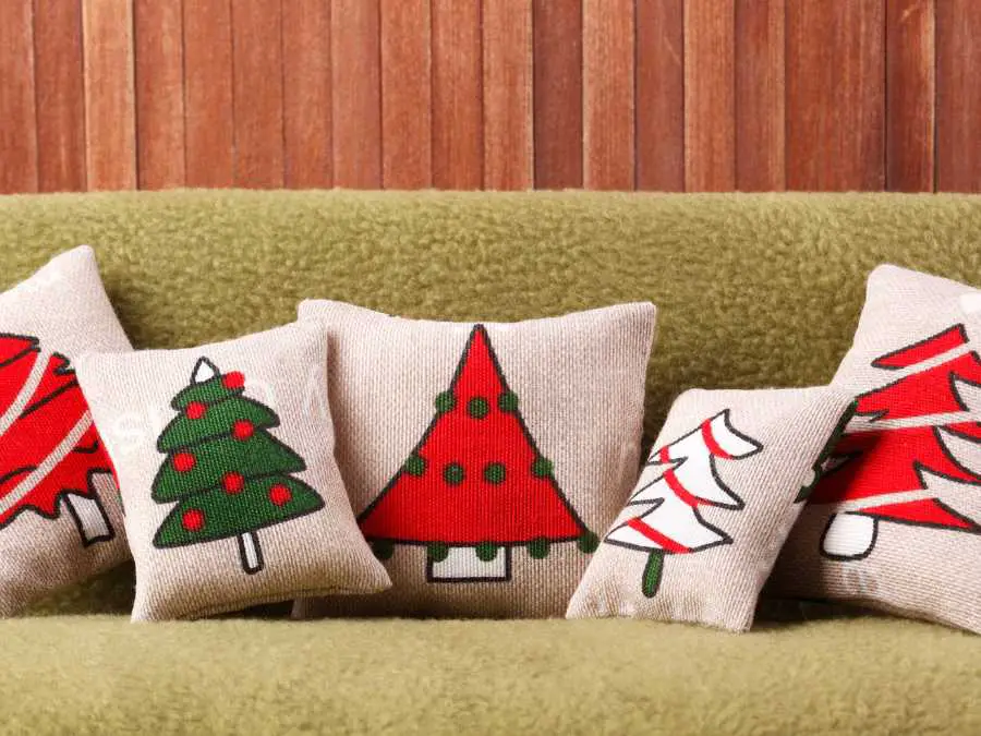 plush-christmas-pillows