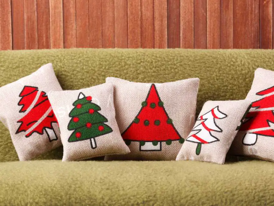 pillow-cover-throws-decor-hacks-for-small-apartments