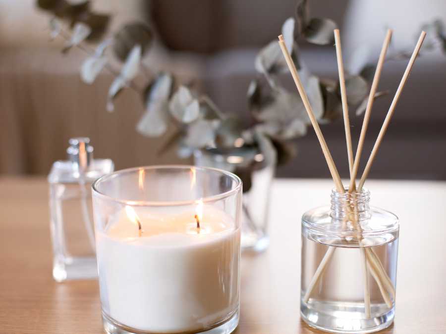 seasonal-with-candle-christmas-living-room