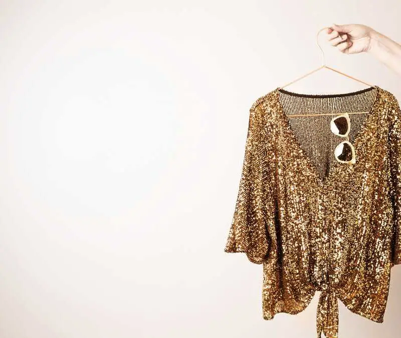 sequined-and-sparkly-showstooper-stunning-new-year's-eve-party-outfit