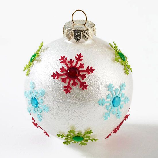 sponge-painted-baubles-christmas-ornament-for-toddler