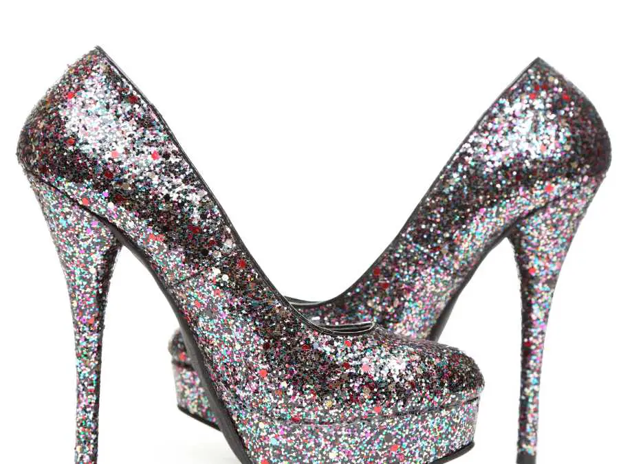 statement-footwear-stunning-new-year's-eve-party-outfit
