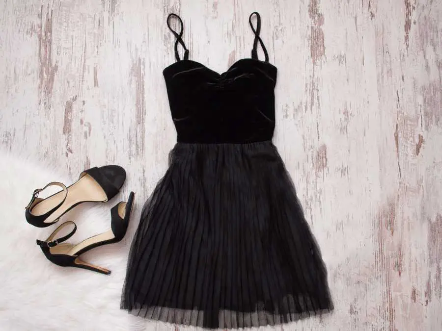 thrift-store-and-secondhand-stunning-new-year's-eve-party-outfit