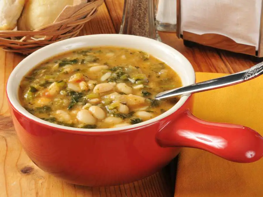 white-bean-and-kale-soup