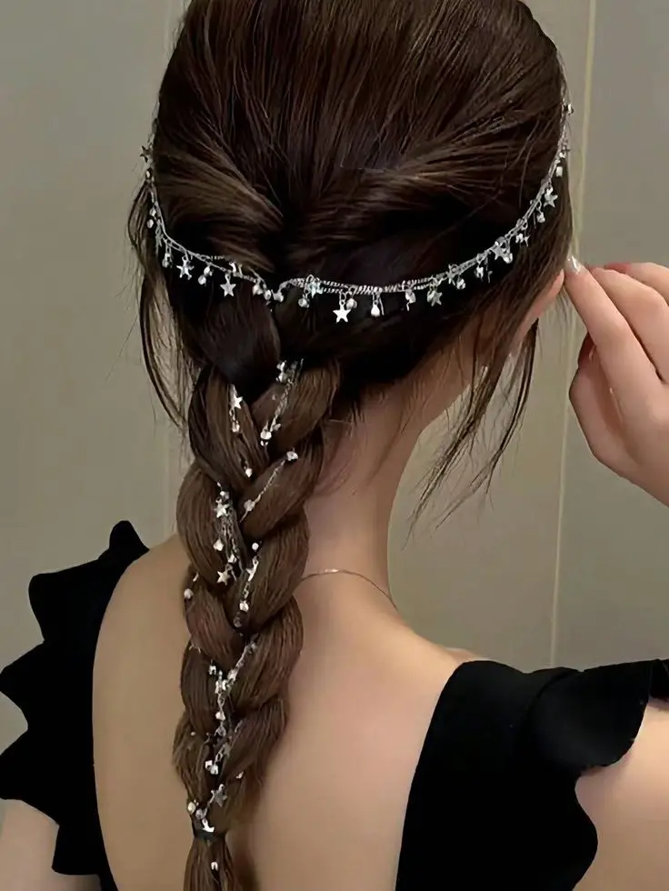 add-accessories-wisely-creative-christmas-tree-braid-hairstyle-ideas