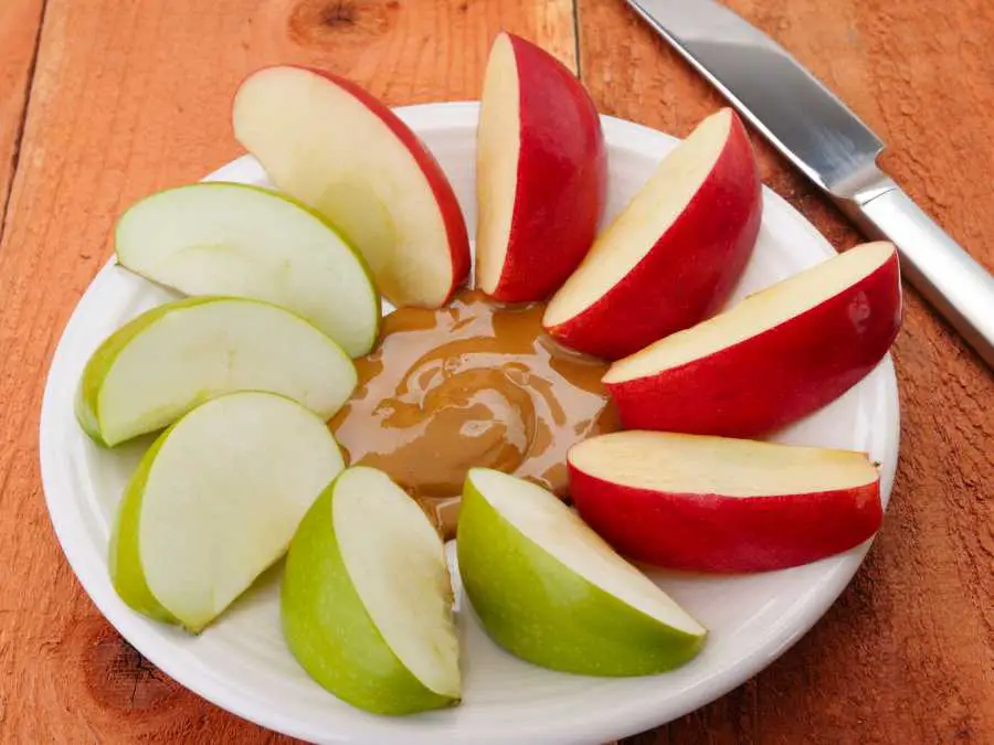apple-slice-with-almond-butter-new-year-party-appertizer-recipes