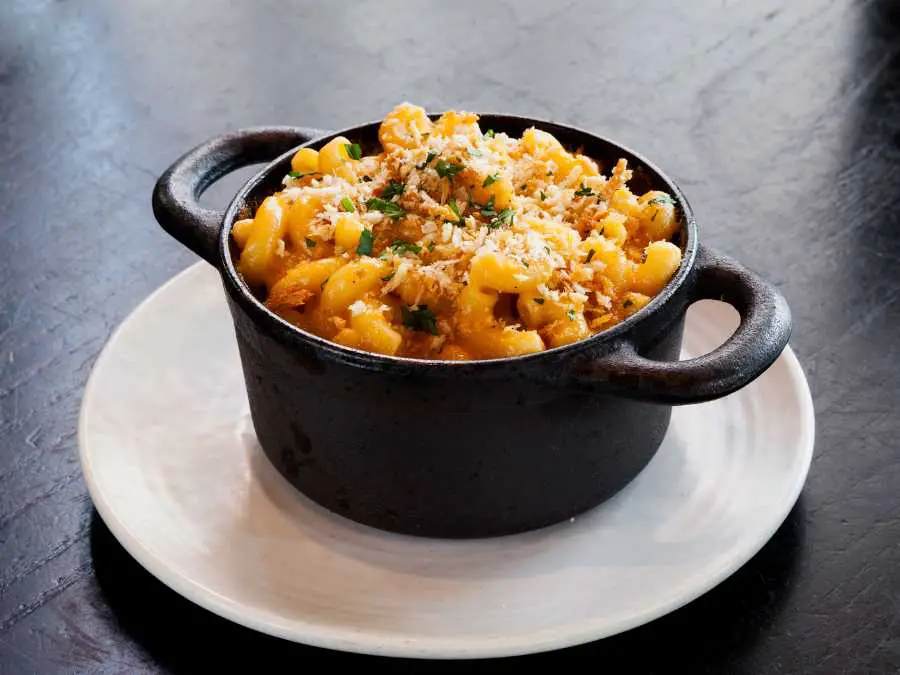 baked-mac-and-cheese-new-year-eve-recipes