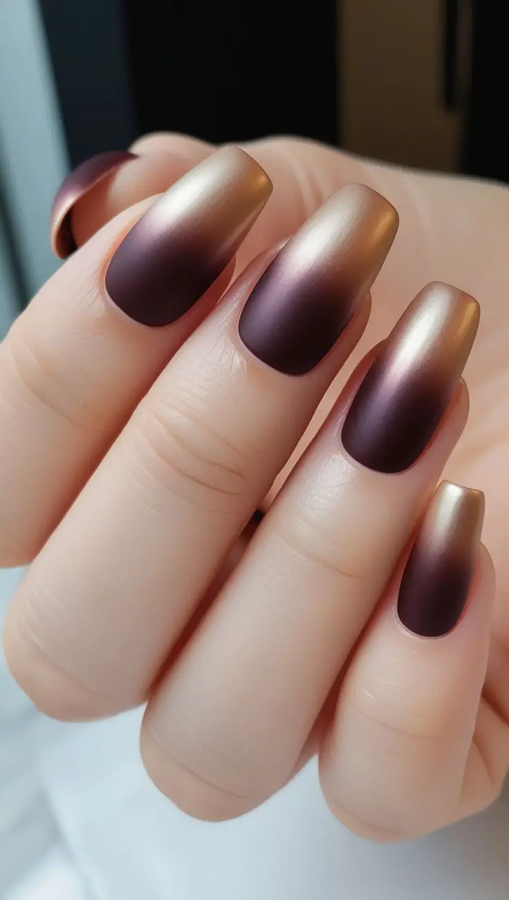 champagne-glow-nail