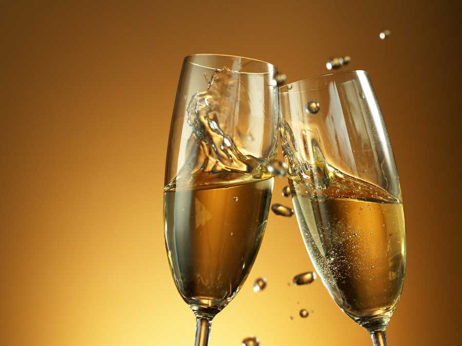 classic-champagne-toast-new-year-eve-recipes