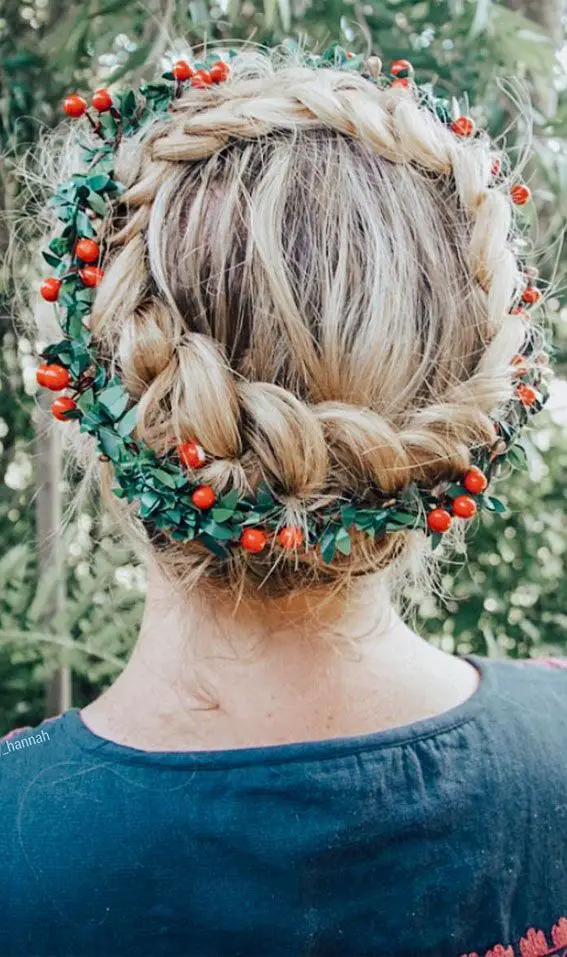 crowned-christmas-tree-braid