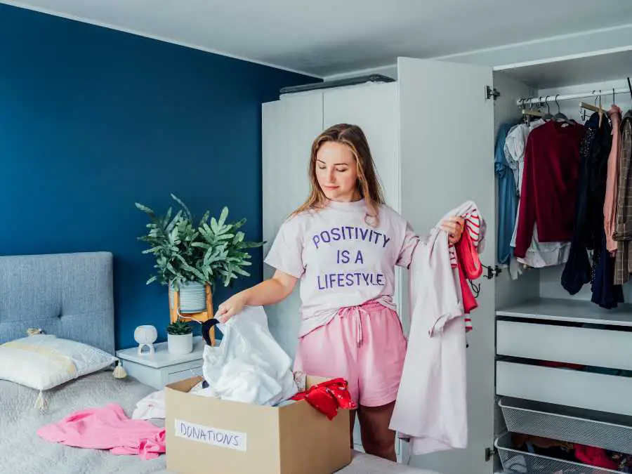 declutter-and-organize-closet