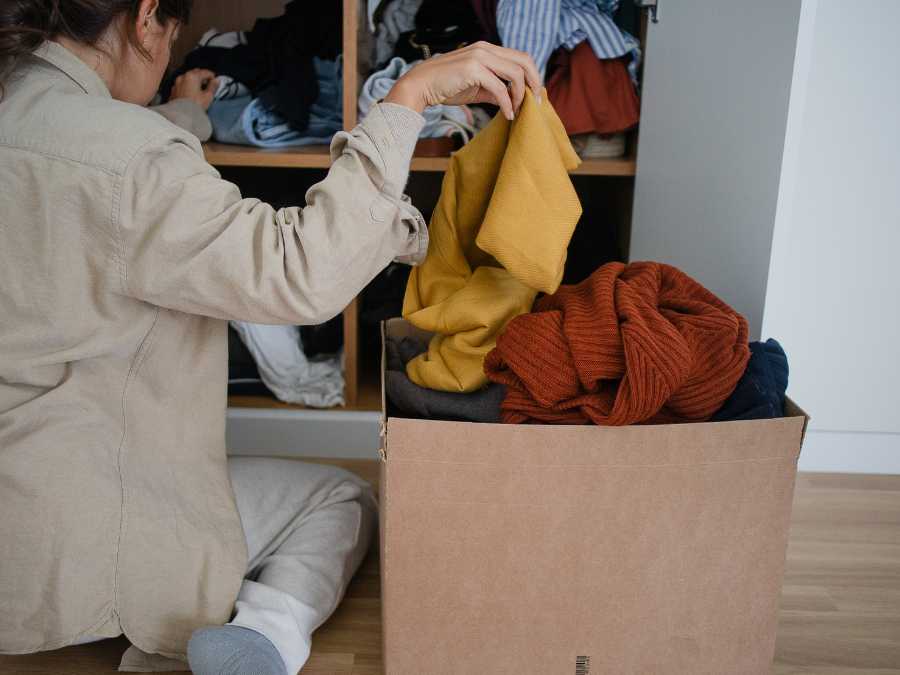 declutter-one-area-per-month-new-year's-resolution-for-mom